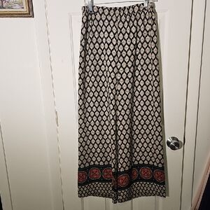 Ya‎ Ya Club Black and Cream Patterned Wide Leg Pants. Elastic Waist. Meduim
